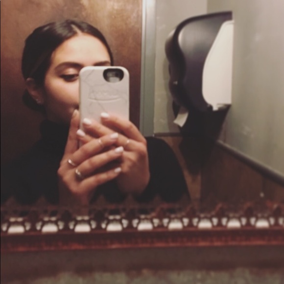 Meet your Posher, Cindy - Picture 1 of 1